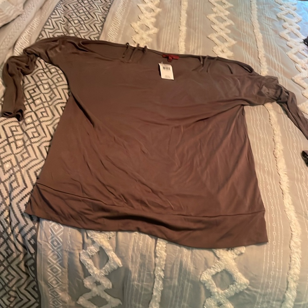 Buckle cold shoulder long sleeve T